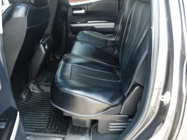 Toyota Tundra 4WD Truck Vehicle Full-screen Gallery Image 05