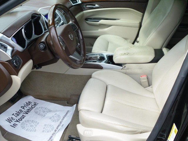 Cadillac SRX Vehicle Full-screen Gallery Image 04