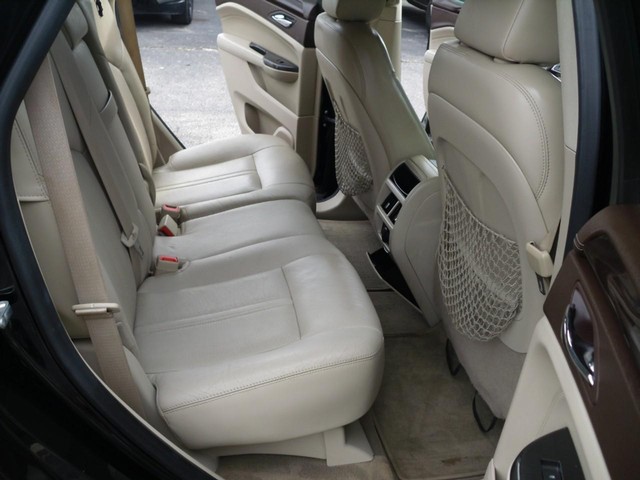 Cadillac SRX Vehicle Full-screen Gallery Image 06