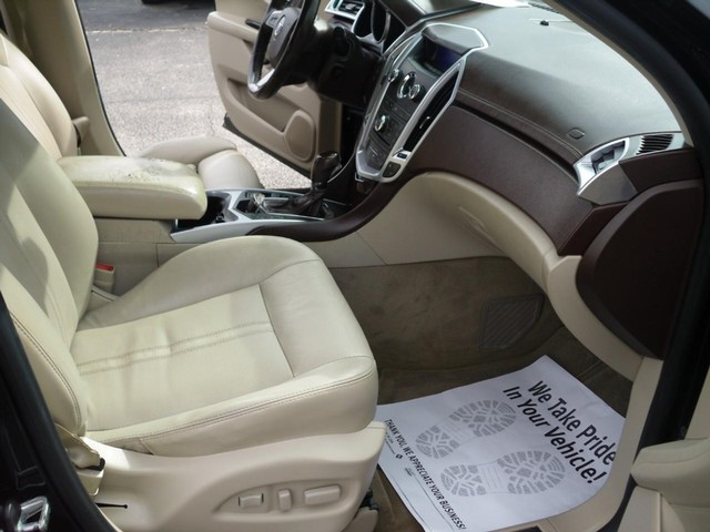 Cadillac SRX Vehicle Full-screen Gallery Image 07