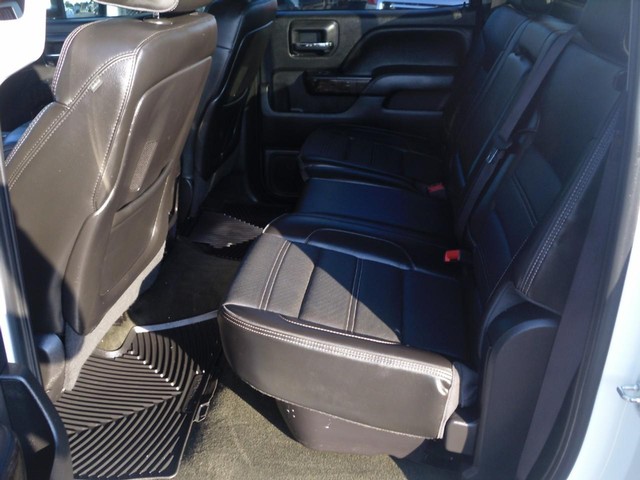 GMC Sierra 3500HD available WiFi Vehicle Full-screen Gallery Image 05