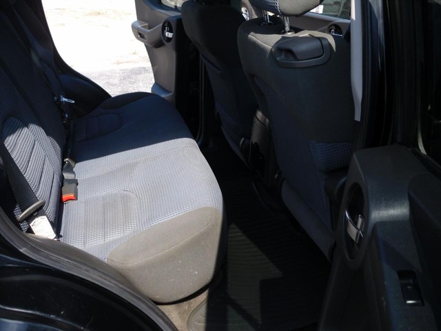 Nissan Xterra Vehicle Full-screen Gallery Image 06