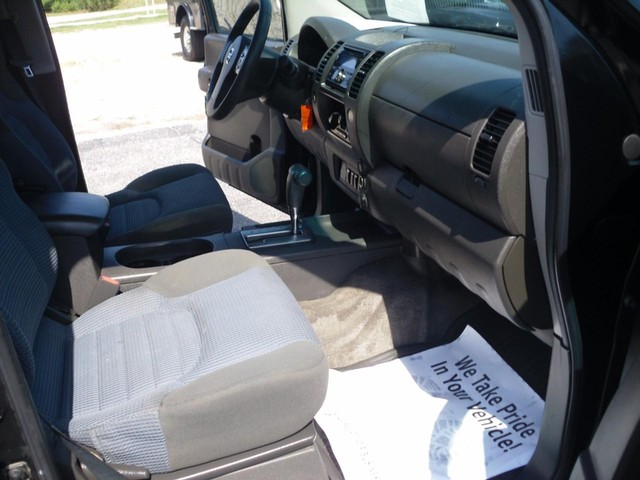 Nissan Xterra Vehicle Full-screen Gallery Image 07