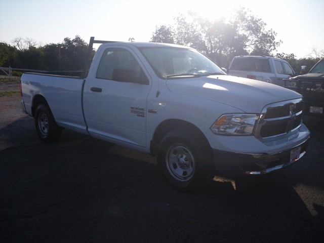 Ram 1500 Classic Vehicle Full-screen Gallery Image 02