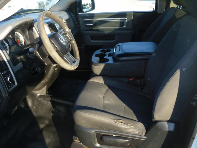 Ram 1500 Classic Vehicle Full-screen Gallery Image 04