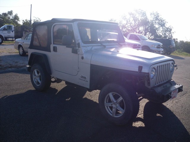 Jeep Wrangler Vehicle Full-screen Gallery Image 02