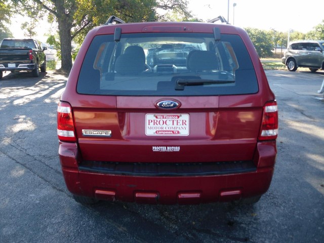 Ford Escape Vehicle Full-screen Gallery Image 03