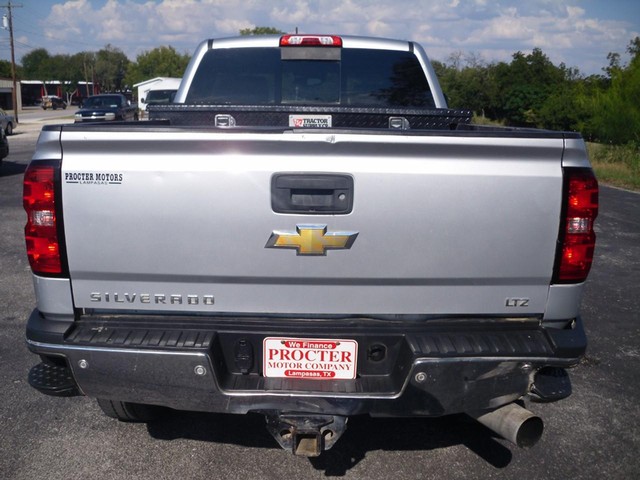 Chevrolet Silverado 2500HD Vehicle Full-screen Gallery Image 03