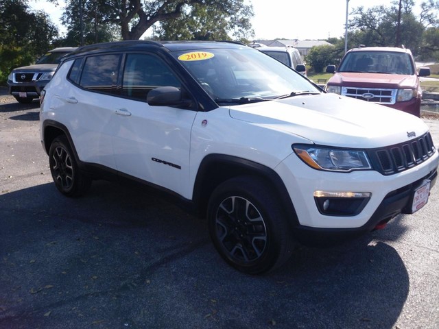 Jeep Compass Vehicle Full-screen Gallery Image 02