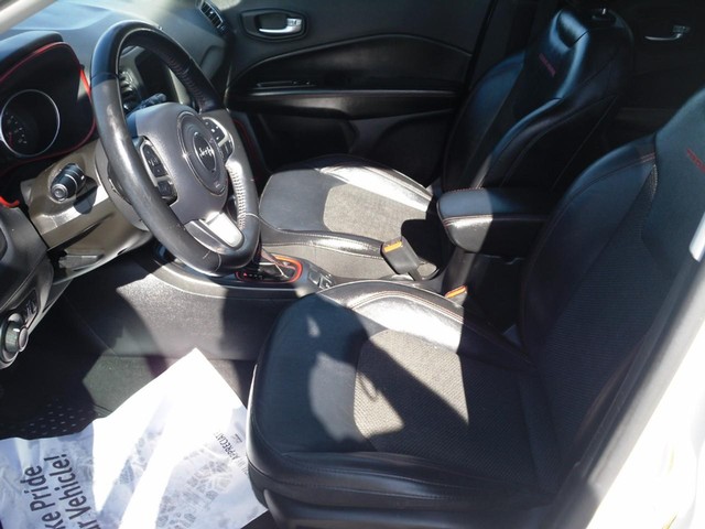 Jeep Compass Vehicle Full-screen Gallery Image 04