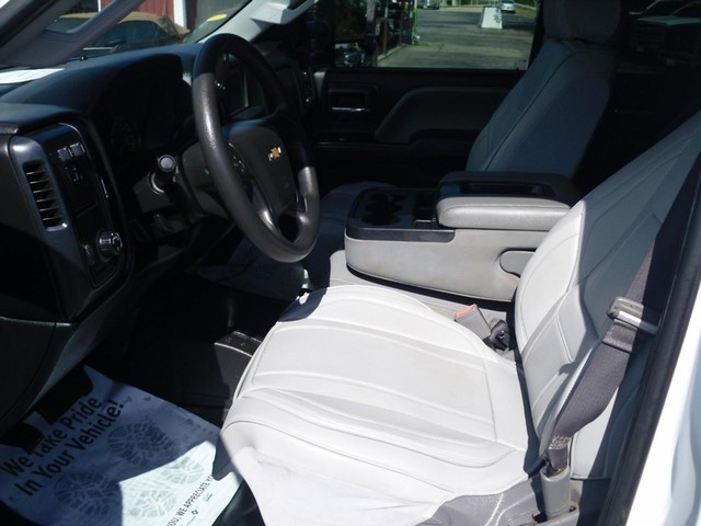 Chevrolet Silverado 2500HD Vehicle Full-screen Gallery Image 04