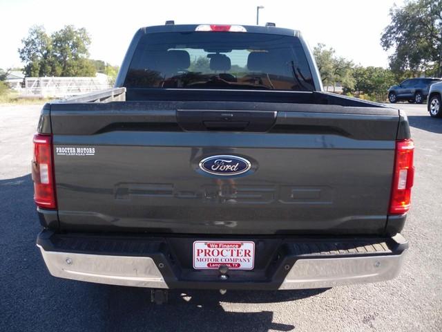 Ford F-150 Vehicle Full-screen Gallery Image 03