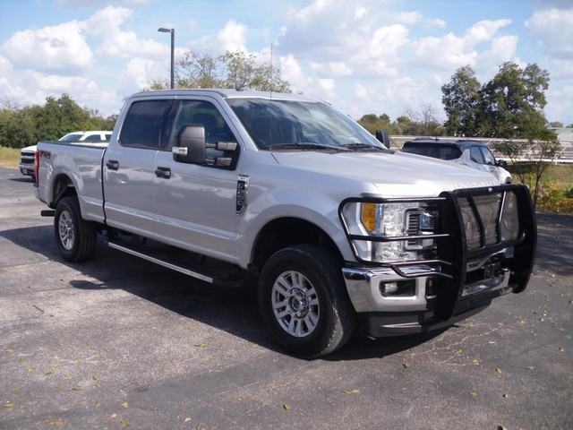 Ford Super Duty F-250 SRW Vehicle Full-screen Gallery Image 02
