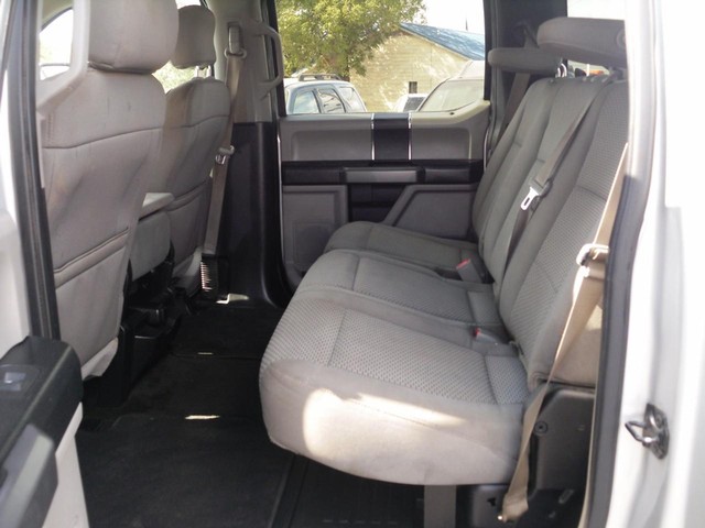 Ford Super Duty F-250 SRW Vehicle Full-screen Gallery Image 05