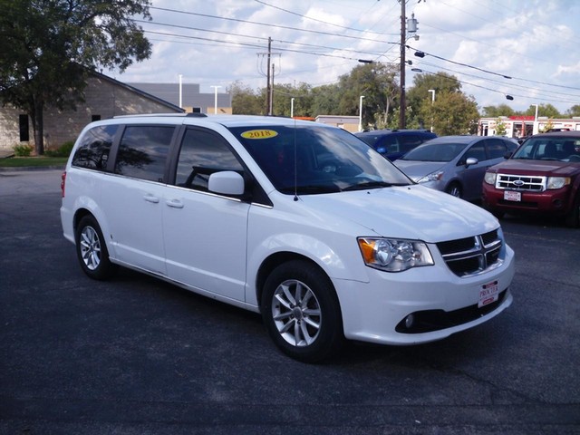 Dodge Grand Caravan Vehicle Full-screen Gallery Image 02