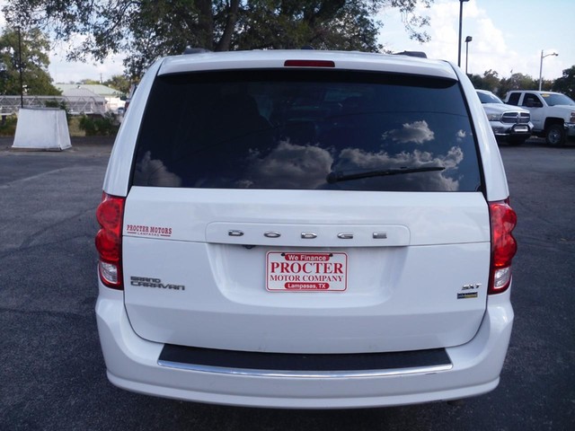 Dodge Grand Caravan Vehicle Full-screen Gallery Image 03