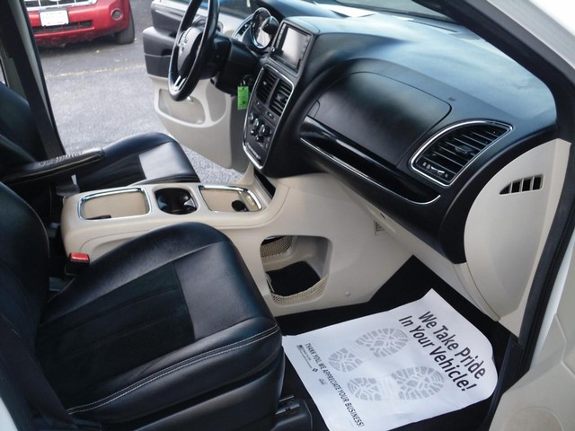 Dodge Grand Caravan Vehicle Full-screen Gallery Image 07