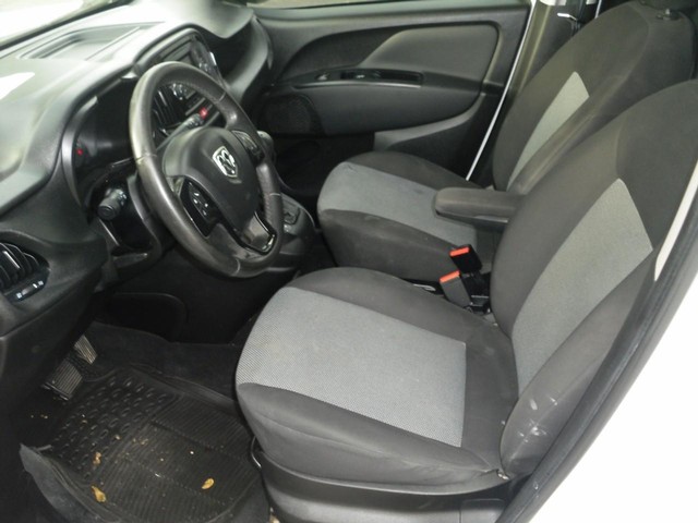 Ram ProMaster City Cargo Van Vehicle Full-screen Gallery Image 04