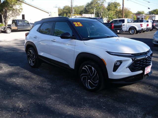 Chevrolet TrailBlazer Vehicle Full-screen Gallery Image 02