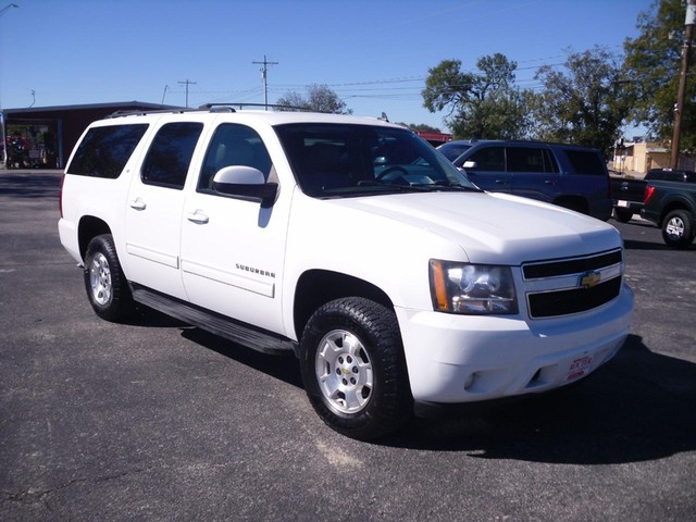 Chevrolet Suburban Vehicle Full-screen Gallery Image 02
