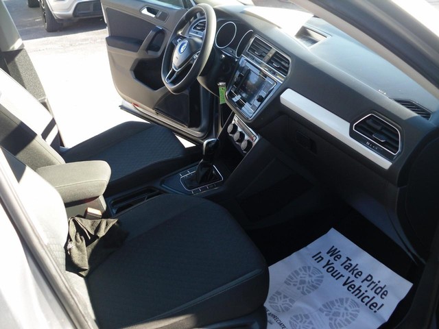 Volkswagen Tiguan Vehicle Full-screen Gallery Image 07