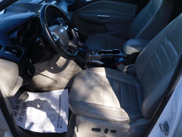 Ford Escape Vehicle Full-screen Gallery Image 04