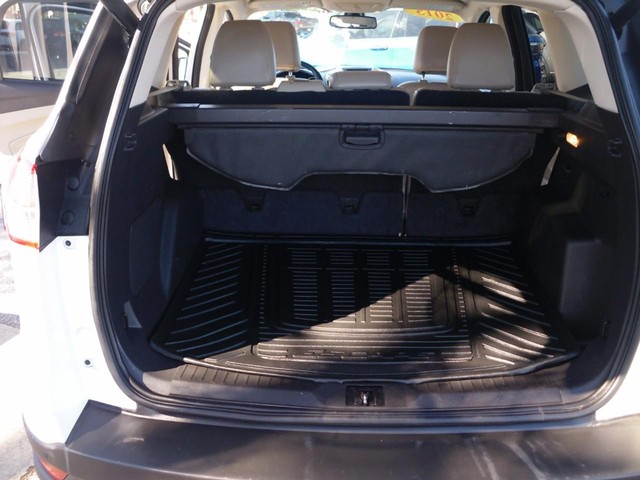 Ford Escape Vehicle Full-screen Gallery Image 08