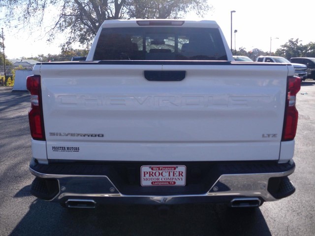 Chevrolet Silverado 1500 Vehicle Full-screen Gallery Image 03