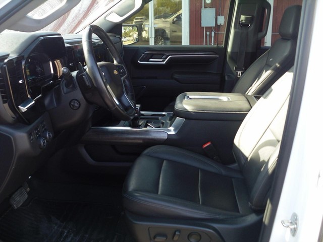 Chevrolet Silverado 1500 Vehicle Full-screen Gallery Image 04