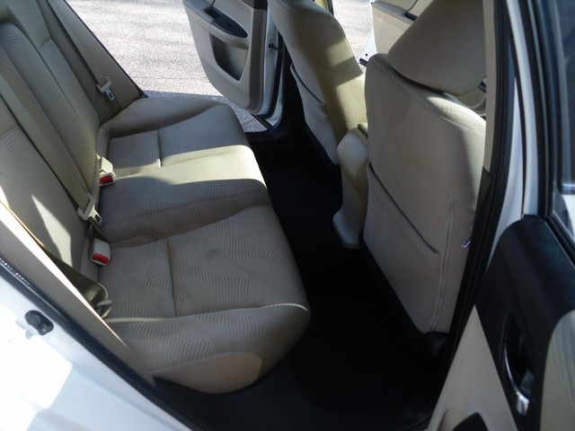 Honda Accord Sedan Vehicle Full-screen Gallery Image 06