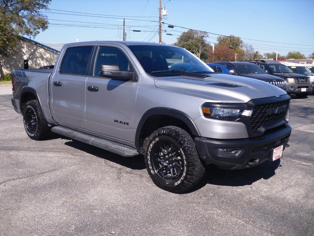 Ram 1500 Vehicle Full-screen Gallery Image 02