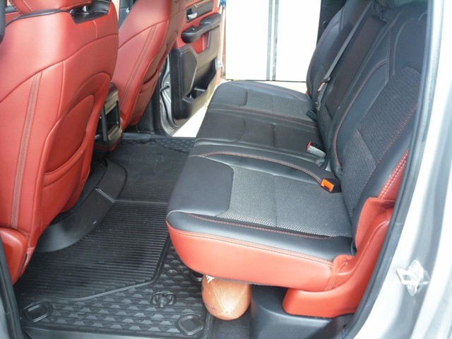 Ram 1500 Vehicle Full-screen Gallery Image 04