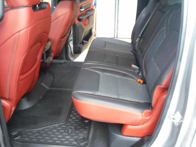 Ram 1500 Vehicle Full-screen Gallery Image 05