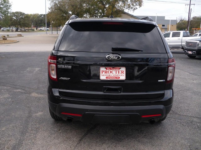 Ford Explorer Vehicle Full-screen Gallery Image 03