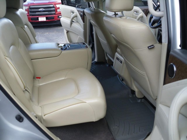 INFINITI QX80 Vehicle Full-screen Gallery Image 06