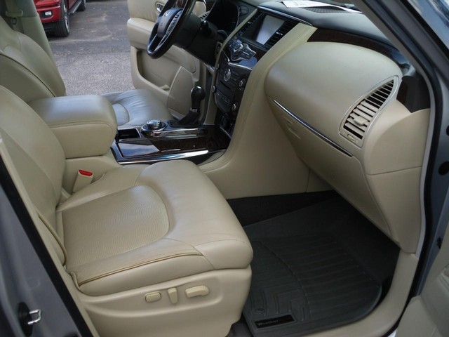 INFINITI QX80 Vehicle Full-screen Gallery Image 07