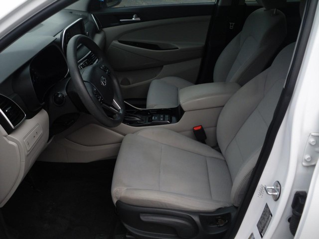 Hyundai Tucson Vehicle Full-screen Gallery Image 04