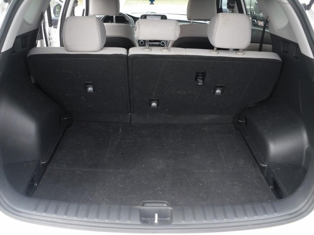 Hyundai Tucson Vehicle Full-screen Gallery Image 08