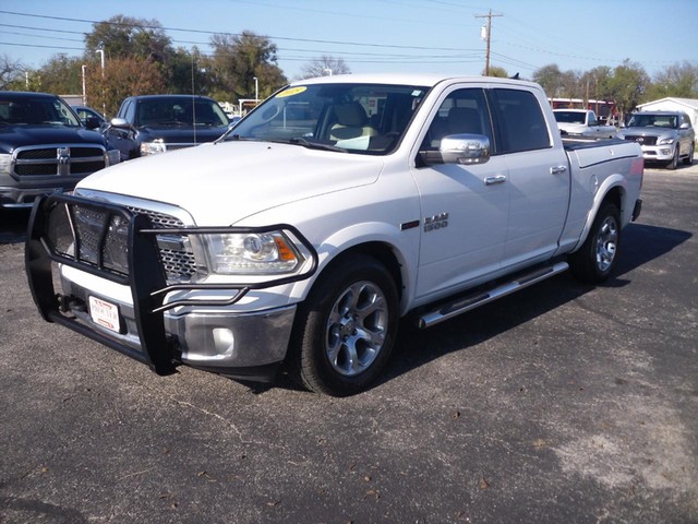 Ram 1500 Vehicle Full-screen Gallery Image 01
