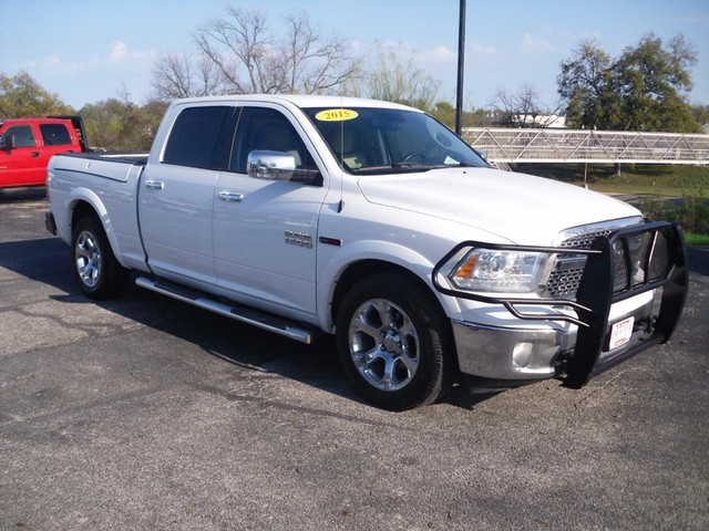 Ram 1500 Vehicle Full-screen Gallery Image 02