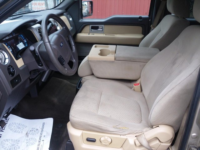 Ford F-150 Vehicle Full-screen Gallery Image 04