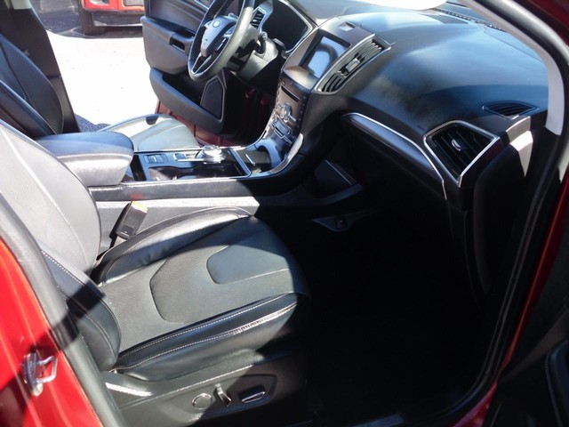 Ford Edge Vehicle Full-screen Gallery Image 07