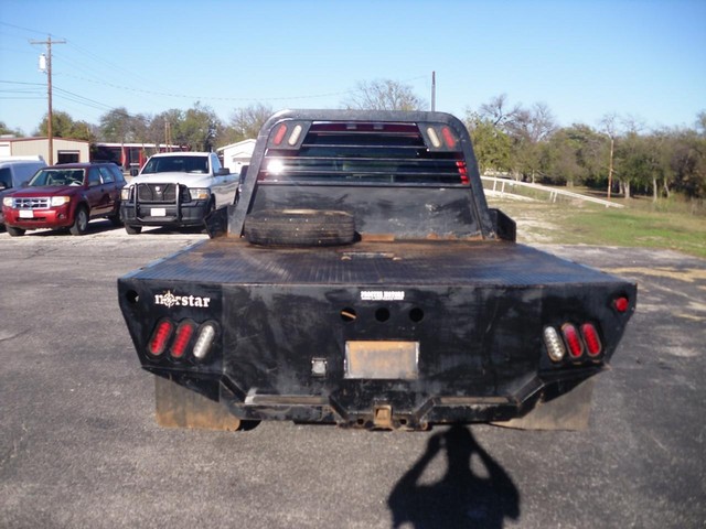 Chevrolet Silverado 3500 Vehicle Full-screen Gallery Image 03