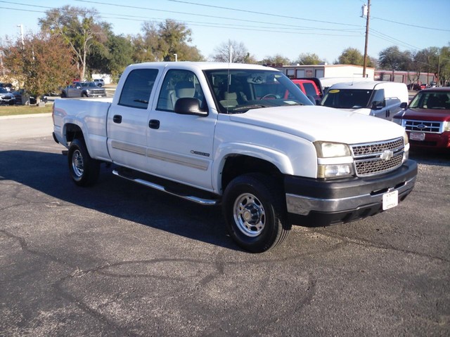 Chevrolet Silverado 2500HD Vehicle Full-screen Gallery Image 02