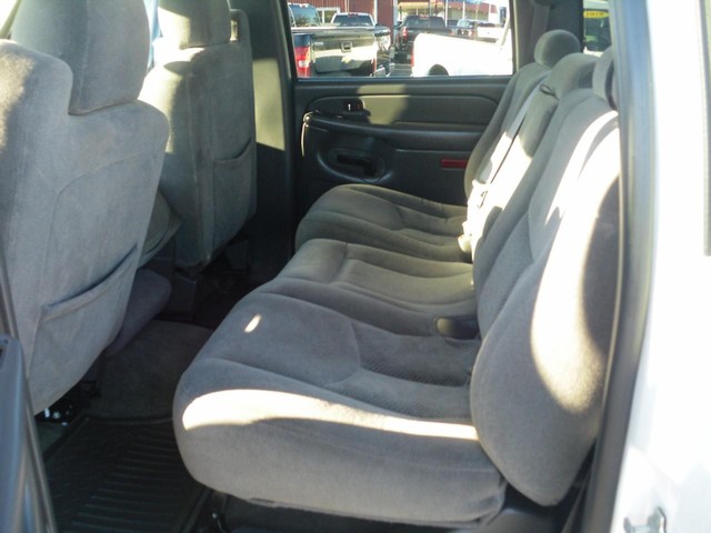 Chevrolet Silverado 2500HD Vehicle Full-screen Gallery Image 05