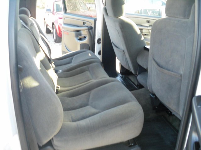 Chevrolet Silverado 2500HD Vehicle Full-screen Gallery Image 06