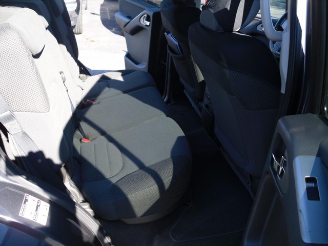 Nissan Pathfinder Vehicle Full-screen Gallery Image 06