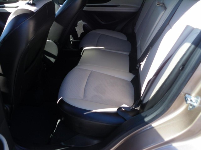 Buick Encore Vehicle Full-screen Gallery Image 05