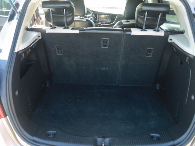 Buick Encore Vehicle Full-screen Gallery Image 08