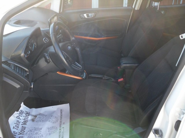 Ford EcoSport Vehicle Full-screen Gallery Image 04